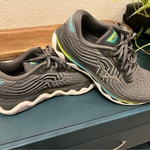 Mizuno Wave Horizon 6